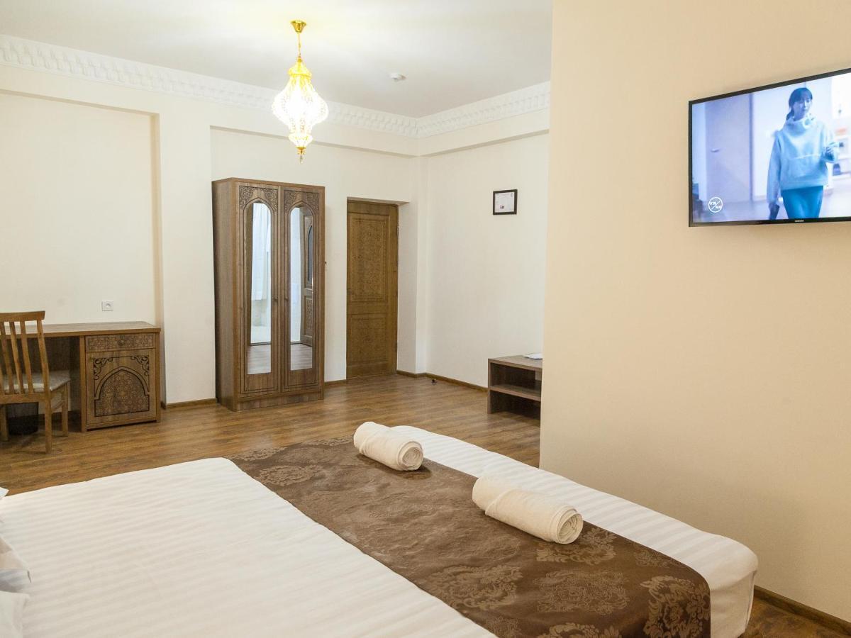 Royal Bukhara Hotel Exterior photo